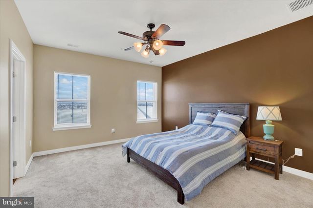 1154 ROSECROFT LN, York, PA 17403