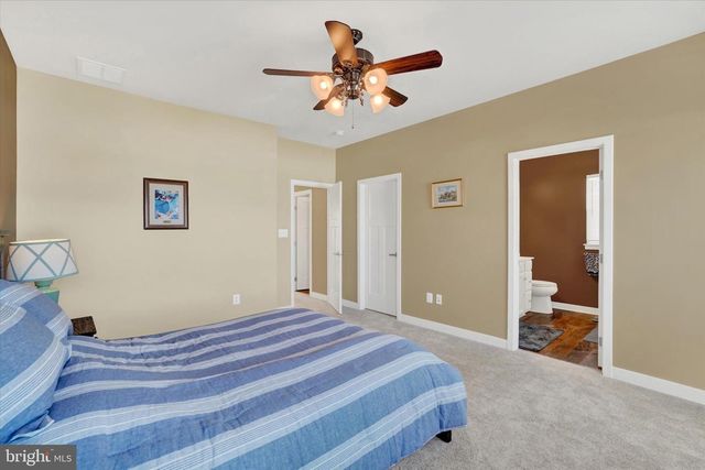 1154 ROSECROFT LN, York, PA 17403