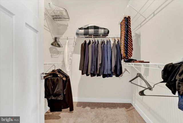 1154 ROSECROFT LN, York, PA 17403