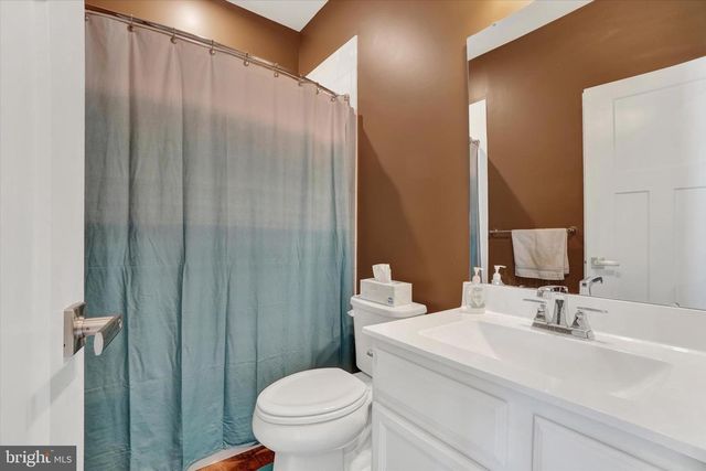 1154 ROSECROFT LN, York, PA 17403