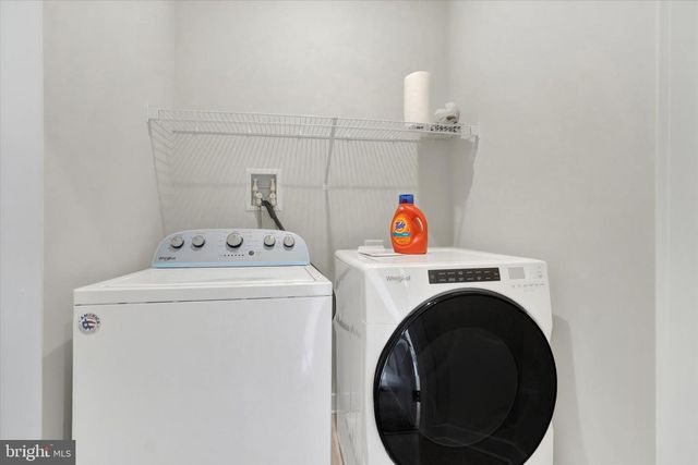 1154 ROSECROFT LN, York, PA 17403