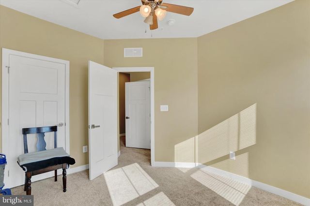 1154 ROSECROFT LN, York, PA 17403