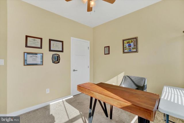 1154 ROSECROFT LN, York, PA 17403