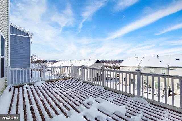 1154 ROSECROFT LN, York, PA 17403