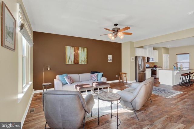 1154 ROSECROFT LN, York, PA 17403