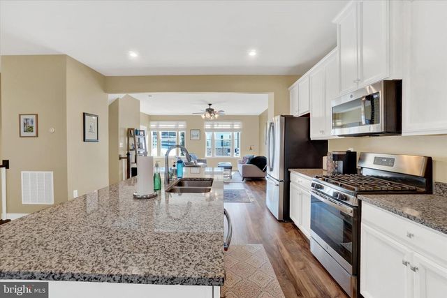 1154 ROSECROFT LN, York, PA 17403