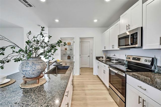 9937 AQUA MILES PATH, Wesley Chapel, FL 33545