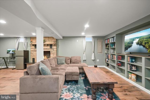7403 LOCUST DR, Hanover, MD 21076