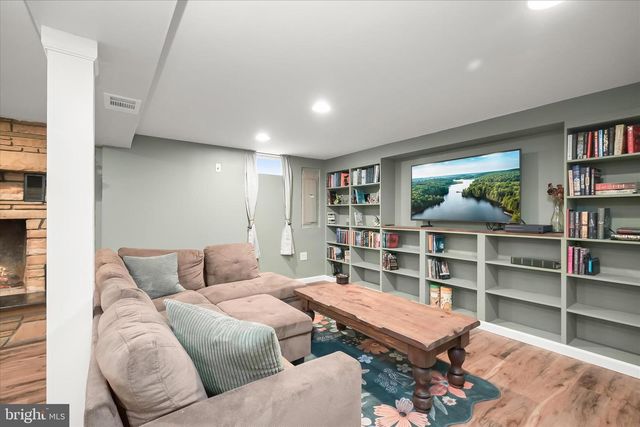 7403 LOCUST DR, Hanover, MD 21076