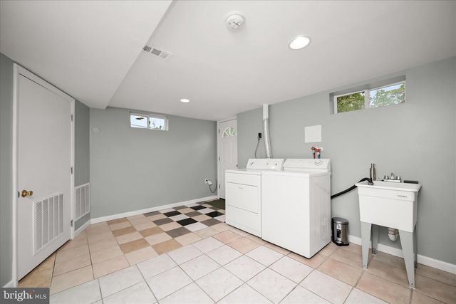 7403 LOCUST DR, Hanover, MD 21076