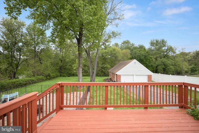 7403 LOCUST DR, Hanover, MD 21076
