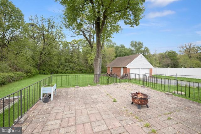 7403 LOCUST DR, Hanover, MD 21076