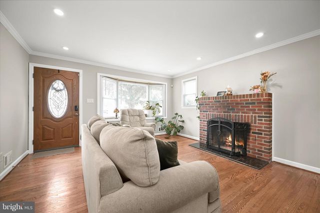 7403 LOCUST DR, Hanover, MD 21076