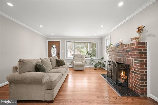 7403 LOCUST DR, Hanover, MD 21076