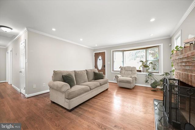 7403 LOCUST DR, Hanover, MD 21076