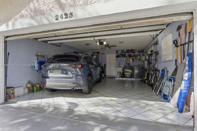 2425 Raleigh St, Hollywood, FL 33020