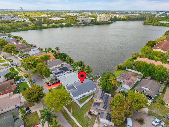 2425 Raleigh St, Hollywood, FL 33020