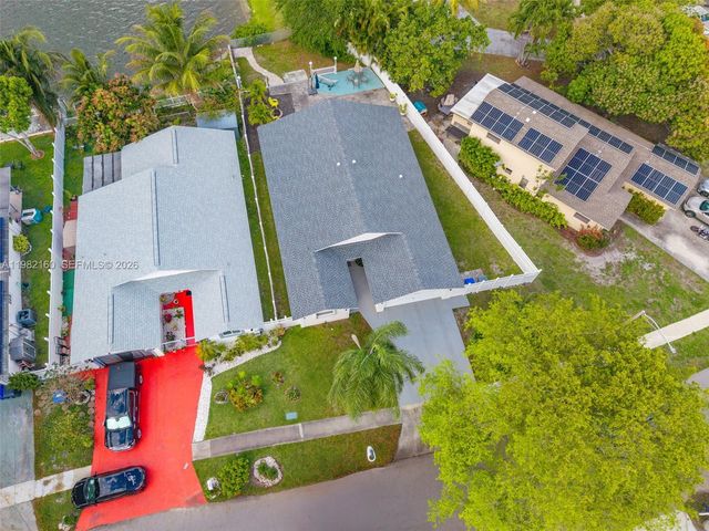 2425 Raleigh St, Hollywood, FL 33020