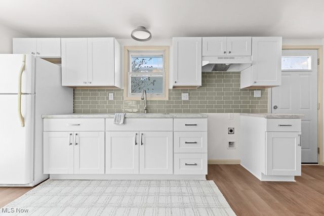 961 Crestline Drive, Akron, OH 44312