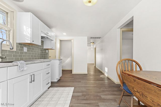 961 Crestline Drive, Akron, OH 44312