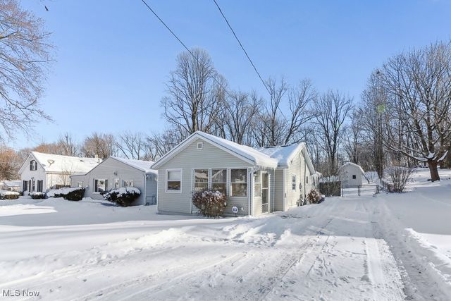 961 Crestline Drive, Akron, OH 44312