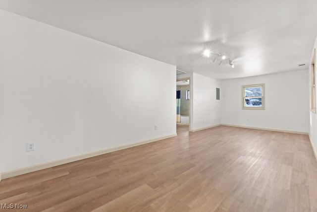 961 Crestline Drive, Akron, OH 44312