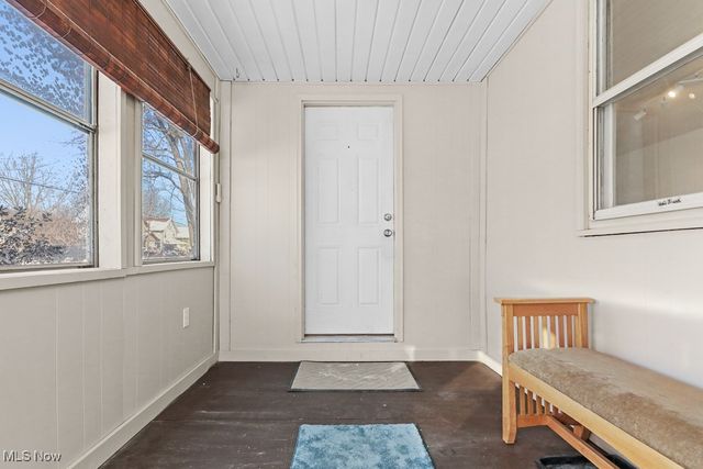 961 Crestline Drive, Akron, OH 44312