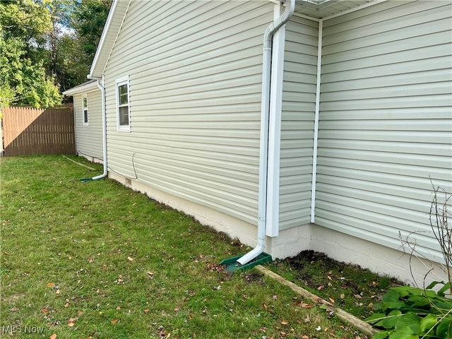 961 Crestline Drive, Akron, OH 44312