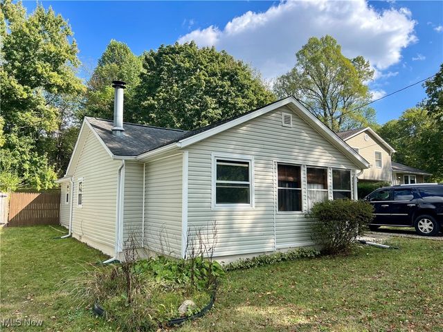 961 Crestline Drive, Akron, OH 44312