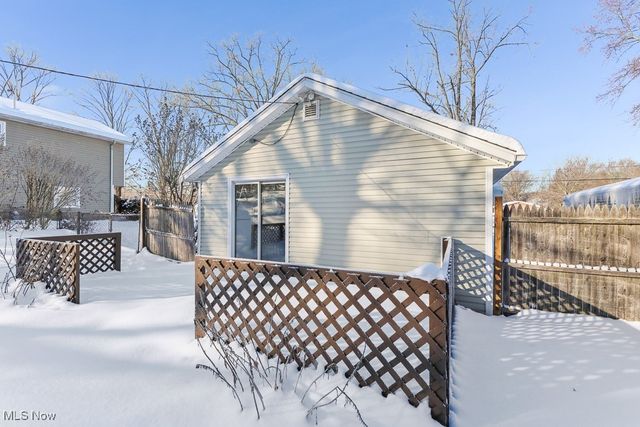 961 Crestline Drive, Akron, OH 44312