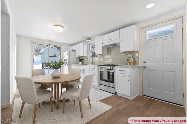 961 Crestline Drive, Akron, OH 44312