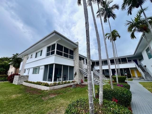 9490 E Bay Harbor Dr 102, Bay Harbor Islands, FL 33154