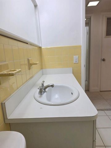 9490 E Bay Harbor Dr 102, Bay Harbor Islands, FL 33154