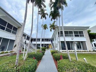 9490 E Bay Harbor Dr 102, Bay Harbor Islands, FL 33154