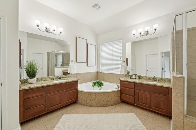 2421 Shumard Bluff DR, Leander, TX 78641