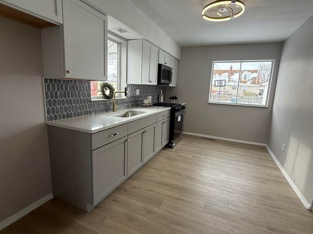 7008 Baring Avenue, Hammond, IN 46324