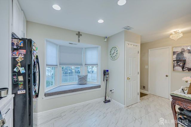 199 Applegate Lane, East Brunswick, NJ 08816