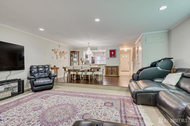 199 Applegate Lane, East Brunswick, NJ 08816