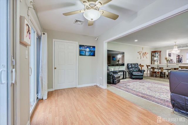 199 Applegate Lane, East Brunswick, NJ 08816