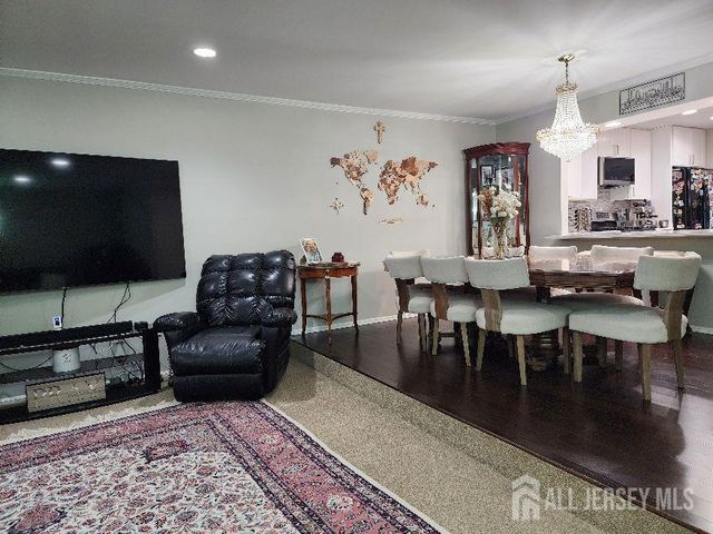 199 Applegate Lane, East Brunswick, NJ 08816