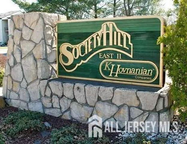 199 Applegate Lane, East Brunswick, NJ 08816