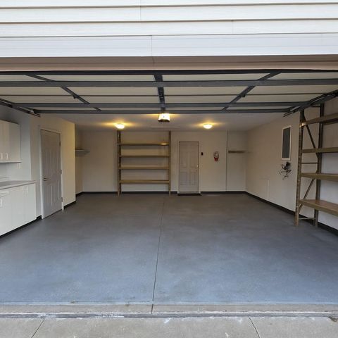 5006 Greens Drive NW, Rochester, MN 55901