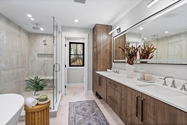 236 Fairhaven Rd, Concord, MA 01742