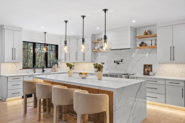 236 Fairhaven Rd, Concord, MA 01742