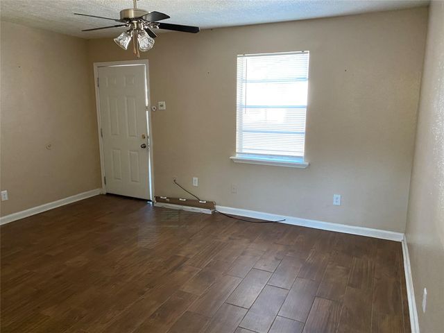 760 Cline Street 14, Huntsville, TX 77340