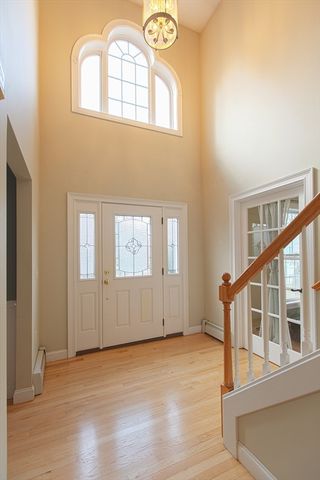 17 Foster Ct, Gardner, MA 01440