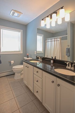 17 Foster Ct, Gardner, MA 01440