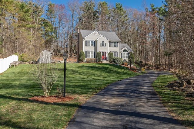 17 Foster Ct, Gardner, MA 01440