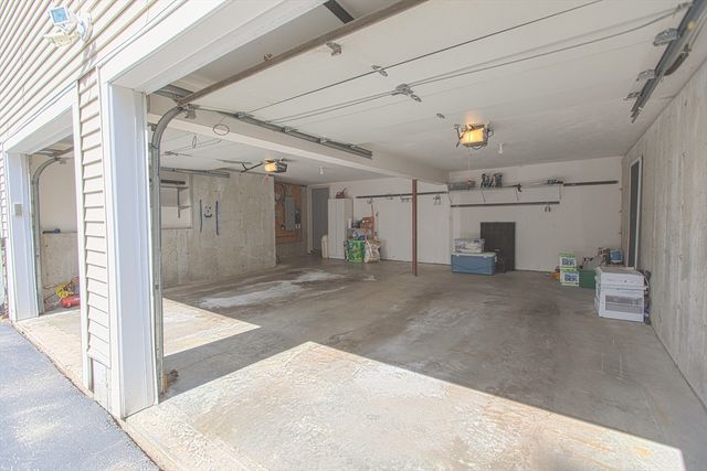 17 Foster Ct, Gardner, MA 01440