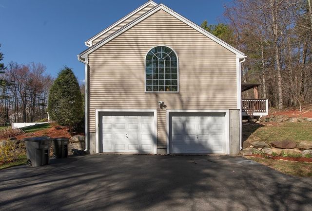 17 Foster Ct, Gardner, MA 01440